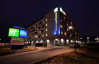 Отель Holiday Inn Express Warsaw Airport Варшава-7